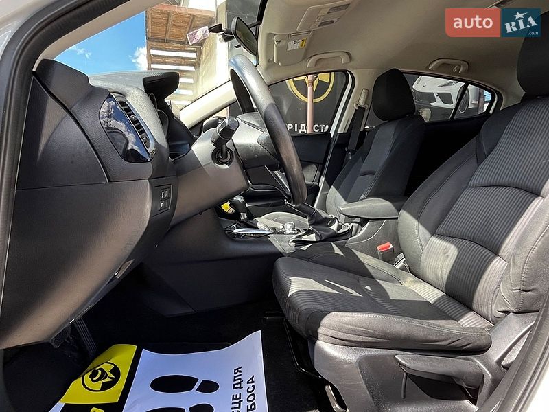 Седан Mazda 3 2016 в Стрые