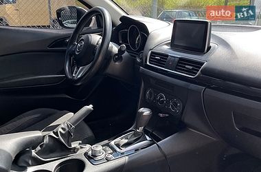 Седан Mazda 3 2016 в Стрые