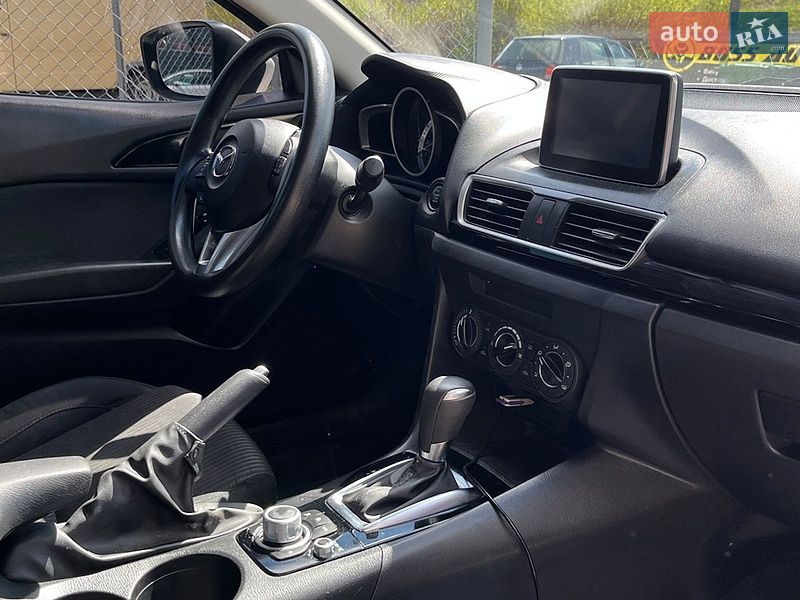 Седан Mazda 3 2016 в Стрые