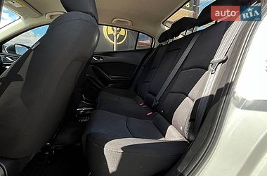 Седан Mazda 3 2016 в Стрые