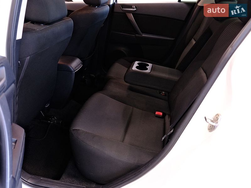 Седан Mazda 3 2012 в Одессе