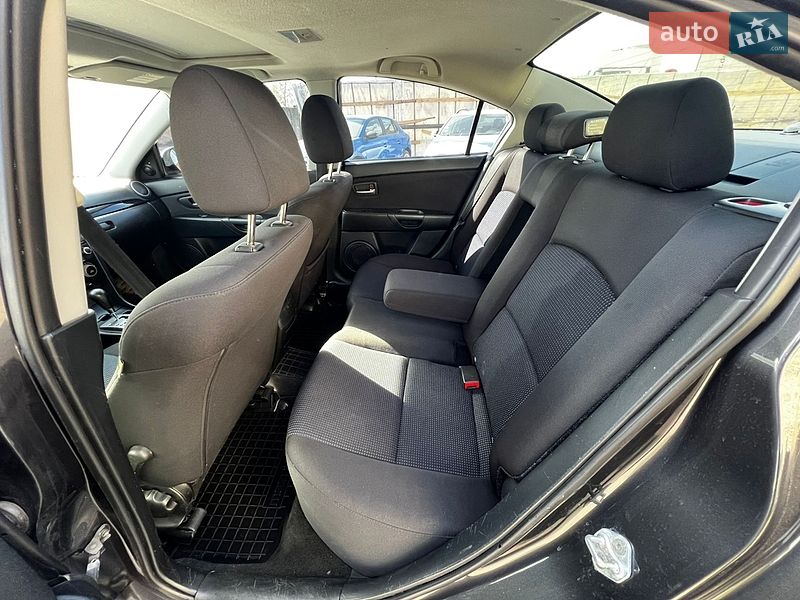 Седан Mazda 3 2005 в Ковеле