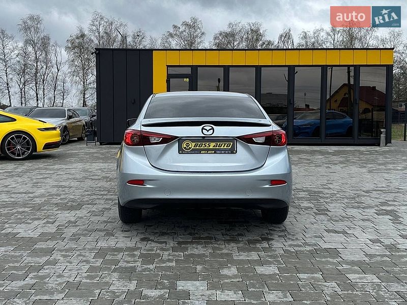 Седан Mazda 3 2017 в Ивано-Франковске