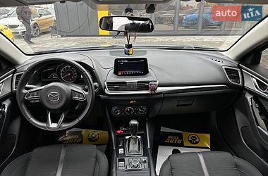 Седан Mazda 3 2017 в Ивано-Франковске