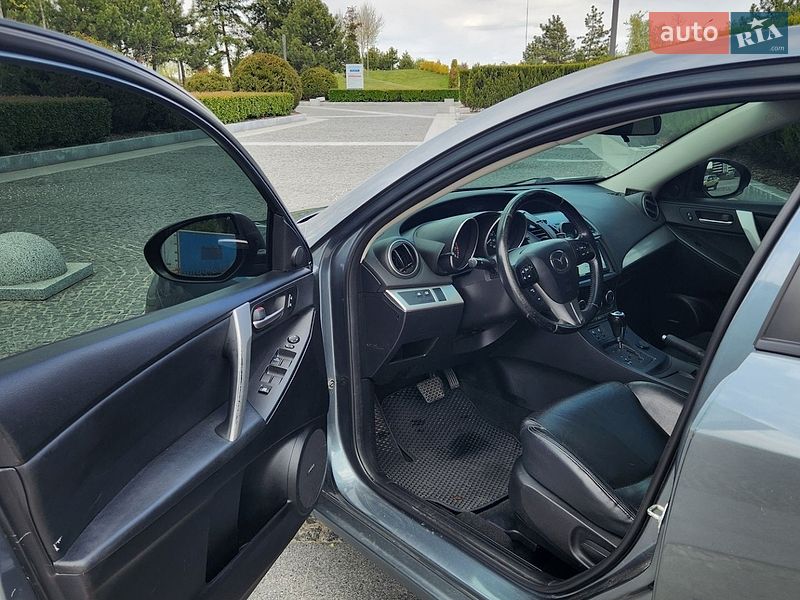 Хэтчбек Mazda 3 2013 в Днепре