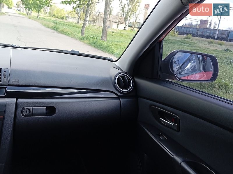 Седан Mazda 3 2006 в Кривому Розі