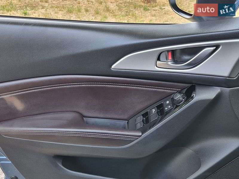 Хетчбек Mazda 3 2018 в Дніпрі
