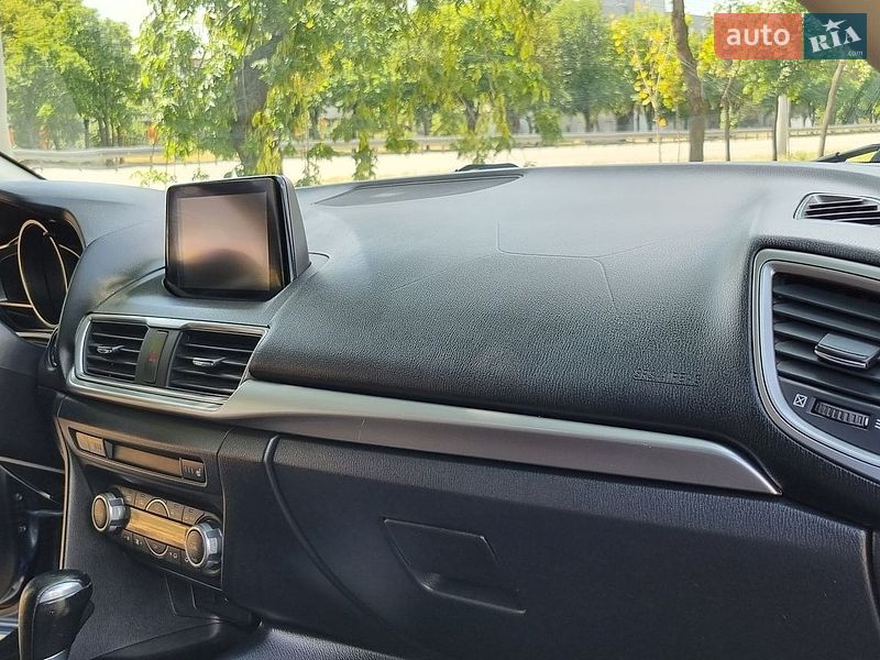 Хетчбек Mazda 3 2018 в Дніпрі