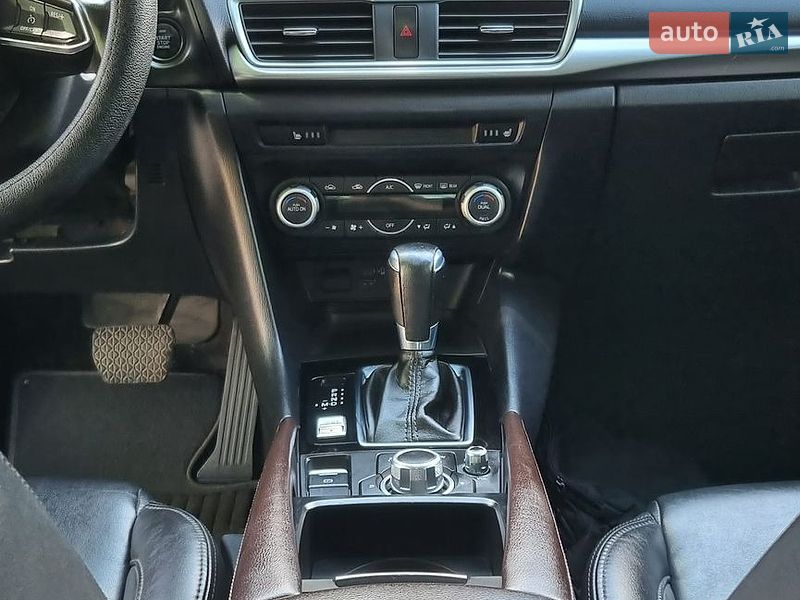 Хетчбек Mazda 3 2018 в Дніпрі