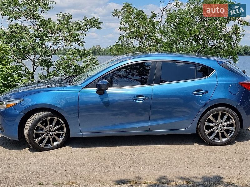 Хетчбек Mazda 3 2018 в Дніпрі