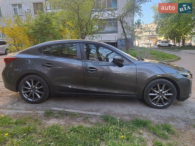 Седан Mazda 3 2018 в Львові