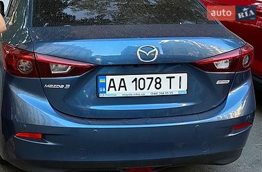 Седан Mazda 3 2017 в Киеве