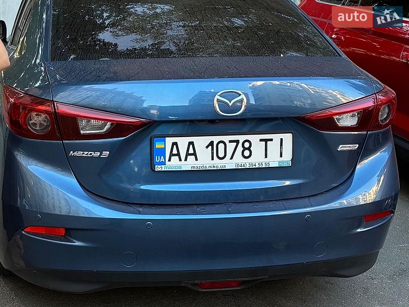 Седан Mazda 3 2017 в Киеве