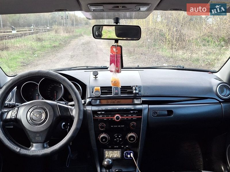 Хэтчбек Mazda 3 2004 в Чернигове