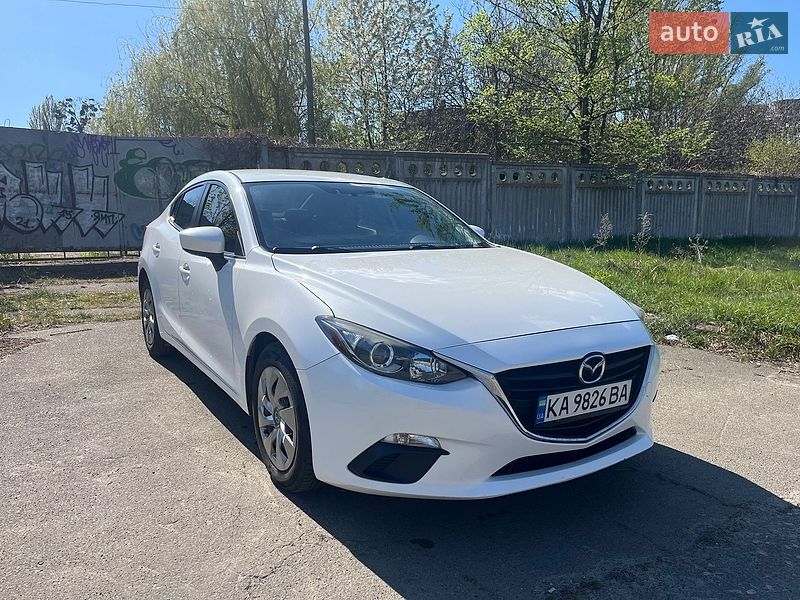 Седан Mazda 3 2015 в Киеве