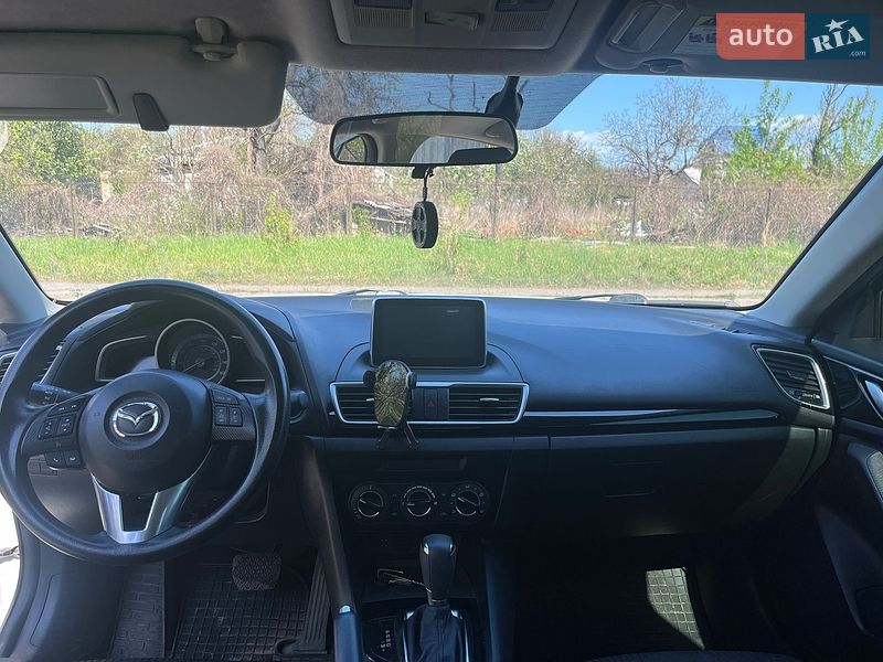 Седан Mazda 3 2015 в Киеве