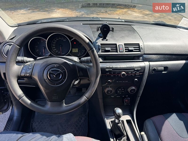 Хэтчбек Mazda 3 2005 в Иванкове