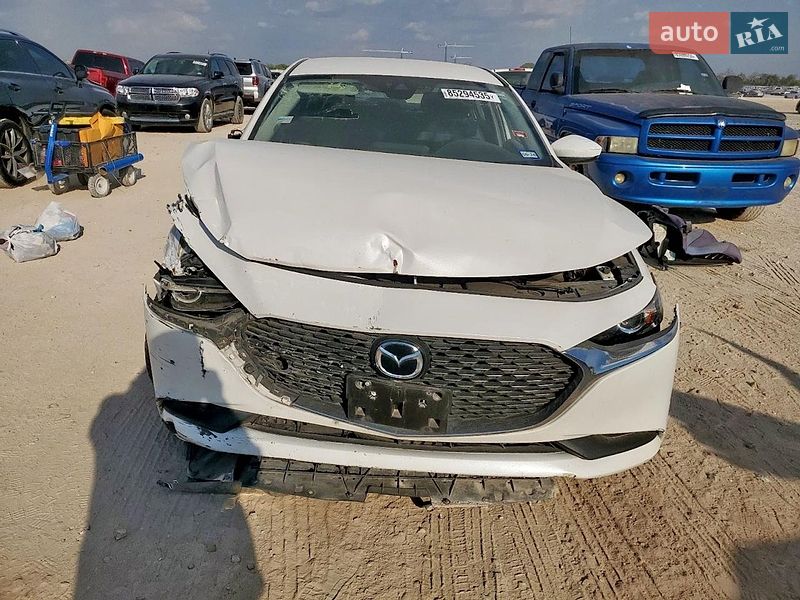 Седан Mazda 3 2021 в Холодноводке