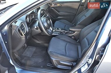Седан Mazda 3 2016 в Львове