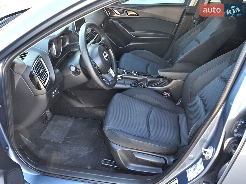 Седан Mazda 3 2016 в Львове