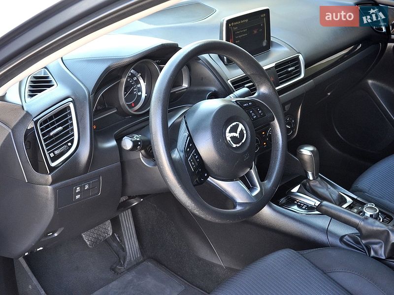 Седан Mazda 3 2016 в Львове