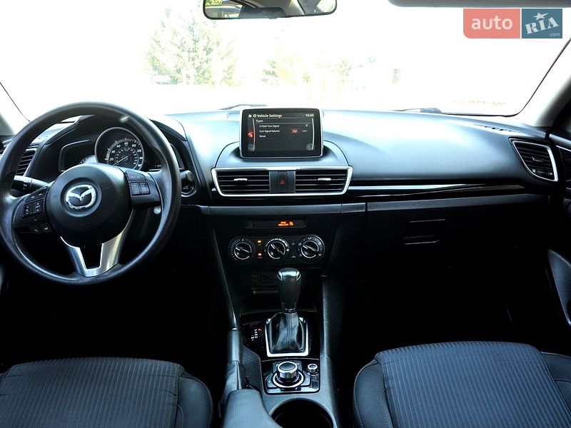 Седан Mazda 3 2016 в Львове