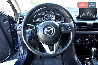 Седан Mazda 3 2016 в Львове