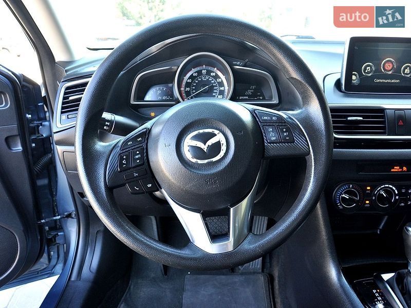 Седан Mazda 3 2016 в Львове