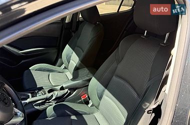 Седан Mazda 3 2014 в Львове