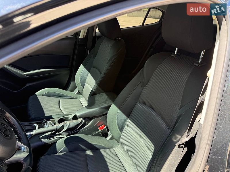 Седан Mazda 3 2014 в Львове