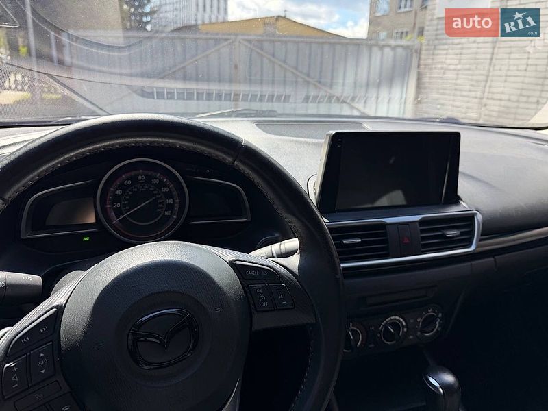 Седан Mazda 3 2014 в Львове