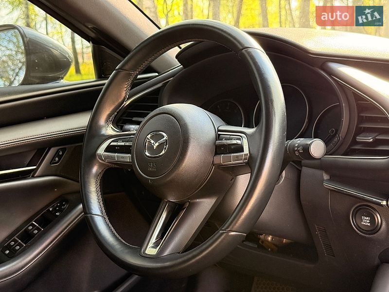 Хэтчбек Mazda 3 2019 в Ахтырке