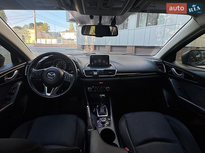 Седан Mazda 3 2016 в Черноморске