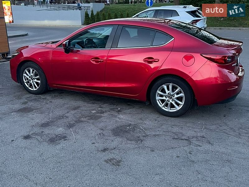 Седан Mazda 3 2017 в Львове