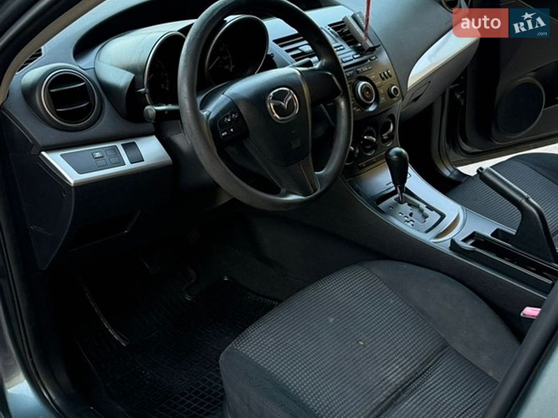 Седан Mazda 3 2012 в Бориславе
