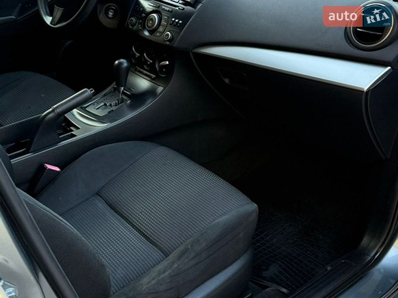 Седан Mazda 3 2012 в Бориславе