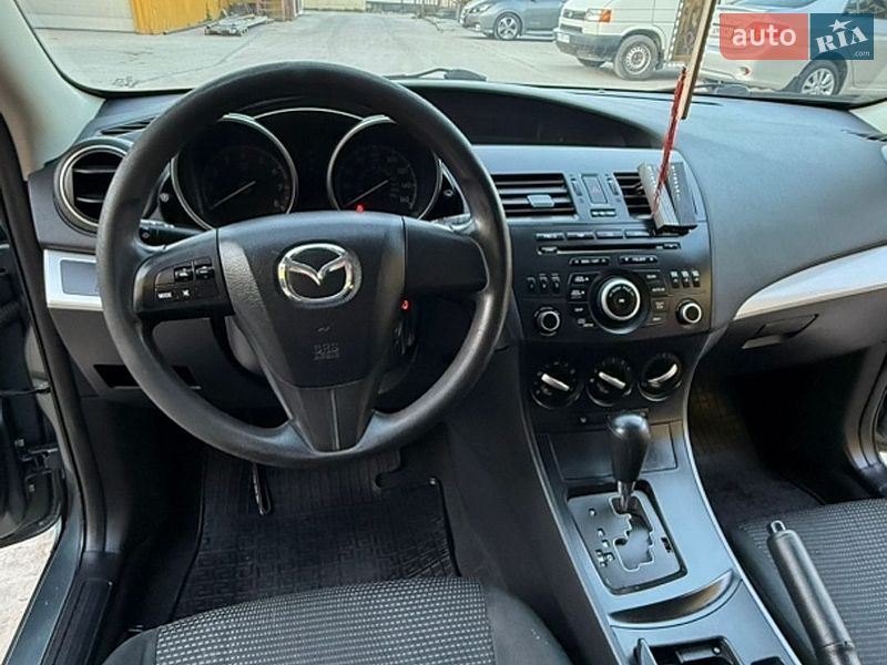 Седан Mazda 3 2012 в Бориславе