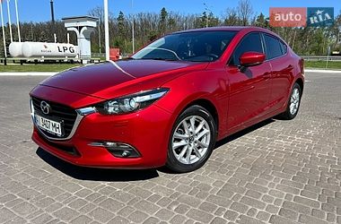 Седан Mazda 3 2017 в Киеве