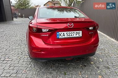 Седан Mazda 3 2016 в Киеве