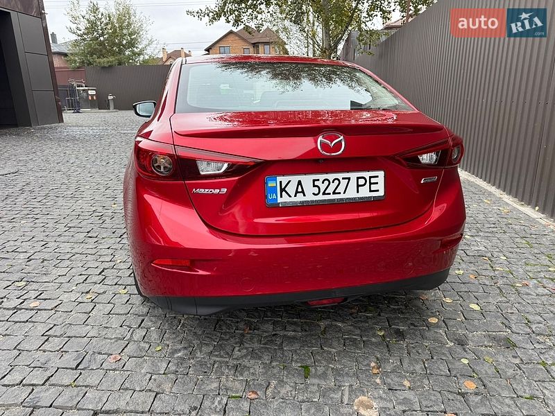 Седан Mazda 3 2016 в Киеве