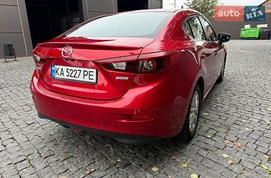 Седан Mazda 3 2016 в Киеве