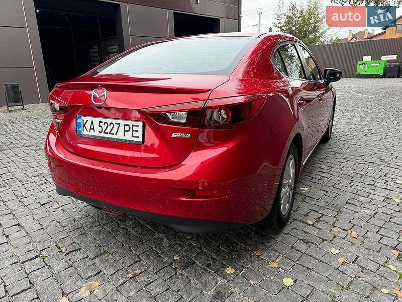 Седан Mazda 3 2016 в Киеве