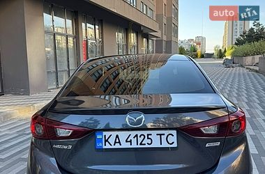 Седан Mazda 3 2016 в Киеве