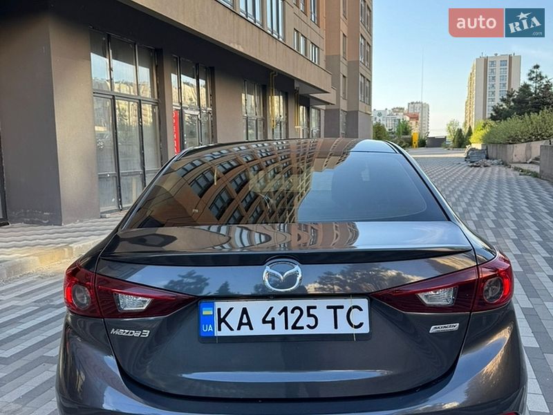 Седан Mazda 3 2016 в Киеве