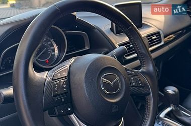 Седан Mazda 3 2016 в Киеве