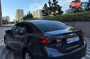 Седан Mazda 3 2016 в Киеве