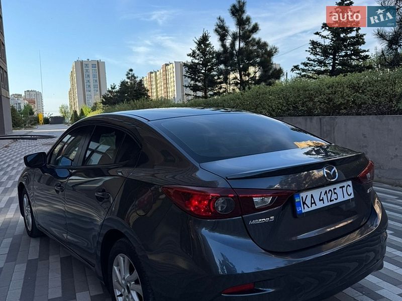 Седан Mazda 3 2016 в Киеве