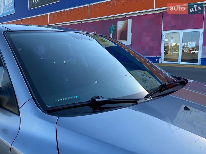 Хэтчбек Mazda 3 2006 в Киеве