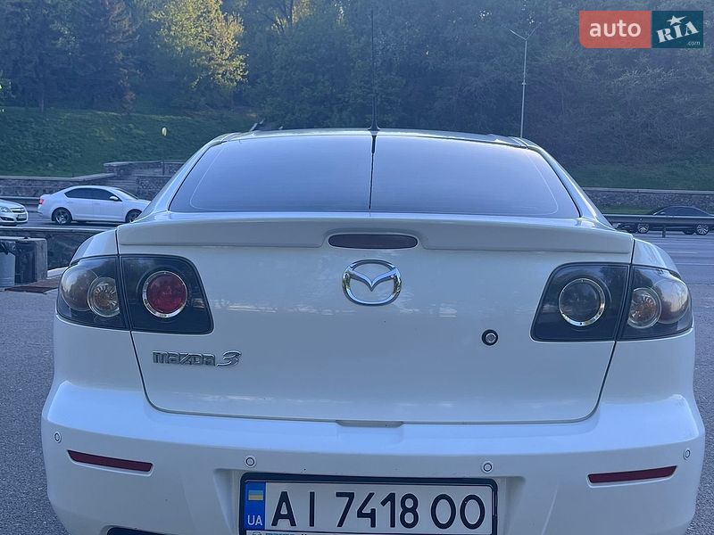 Седан Mazda 3 2008 в Новоселках