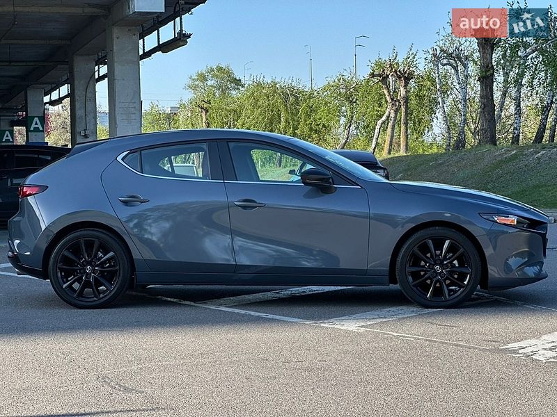 Хэтчбек Mazda 3 2023 в Киеве